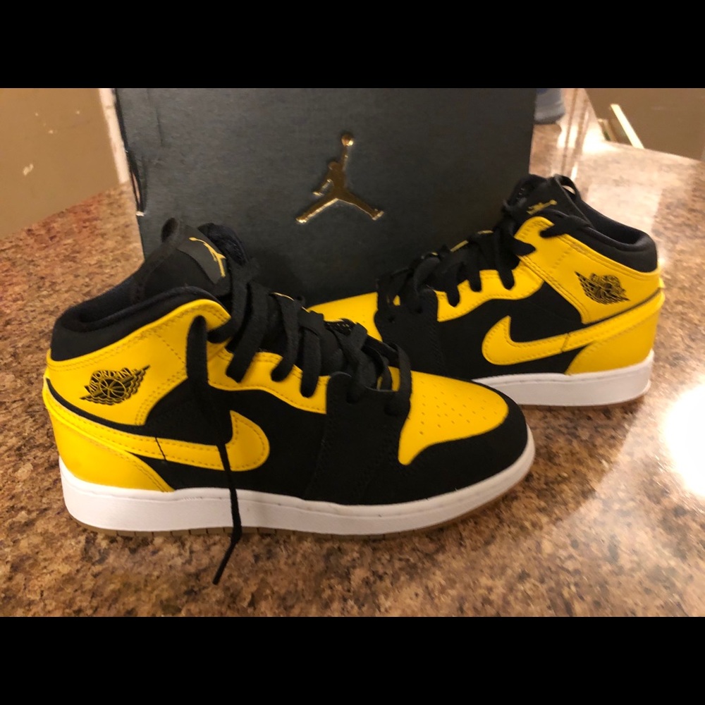 4Y AIR JORDAN 1 MID BG